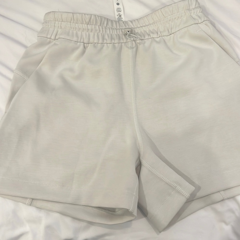 lululemon Softstreme High-Rise Short 4"